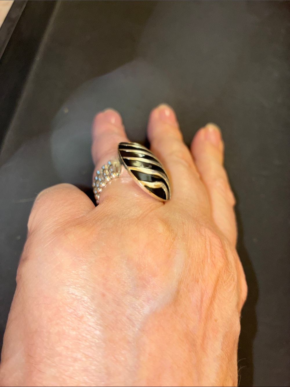 Elegant Black and Gold Swirl Statement Stretch Ring - Picture 5 of 8